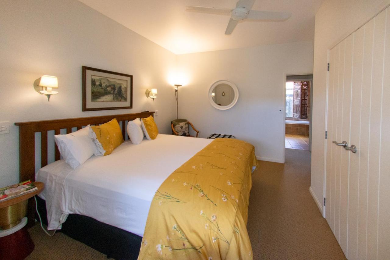 Tuscan Retreat Bed & Breakfast - Adults Only Bed & Breakfast Папамоа Екстериор снимка